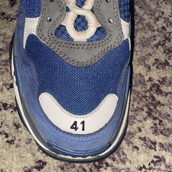 Balenciaga - Picture 6 of 8